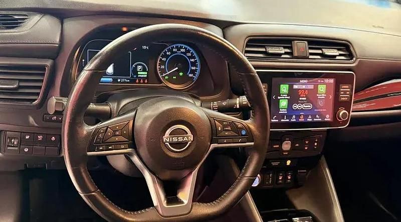 Usado Nissan Leaf Tekna 160 kW (218 CV) 2022 Blanco lunar white (perlado) Utilitario