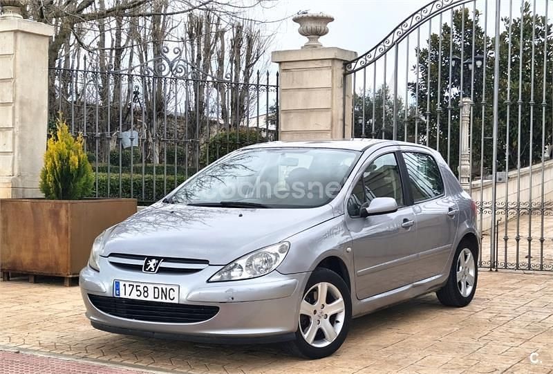 Usado Peugeot 307 136 CV (100 kW) 2005 Gris / plata Berlina