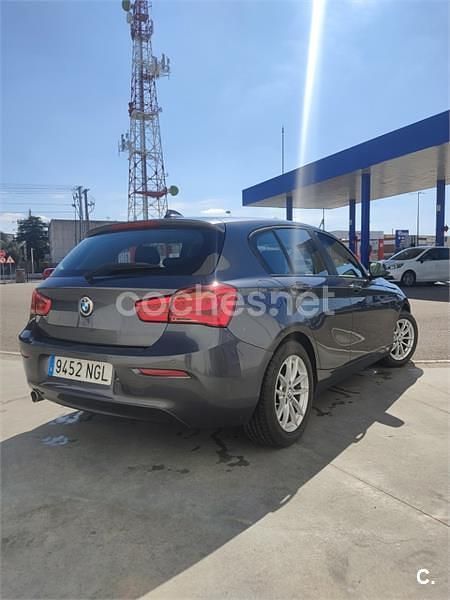 Usado BMW 118 Comfort Edition 143 CV (105 kW) 2015 Gris / plata Utilitario