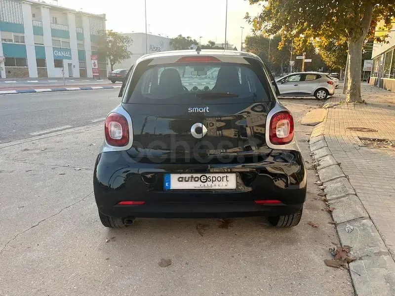 Usado Smart ForFour Passion 90 CV (66 kW) 2016 Negro Utilitario
