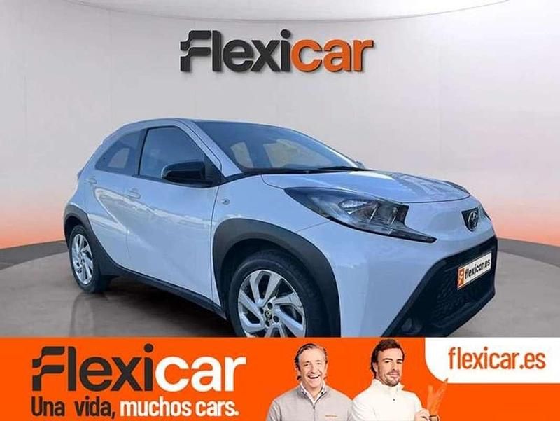 Blanco Usado 2024 Toyota Aygo X-play Utilitario | 12.490 € (Buen precio) - Imagen 1/4