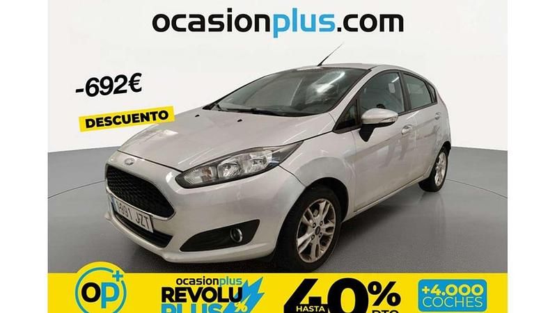 Usado Ford Fiesta Trend 82 CV (60 kW) 2017 Plateado Utilitario