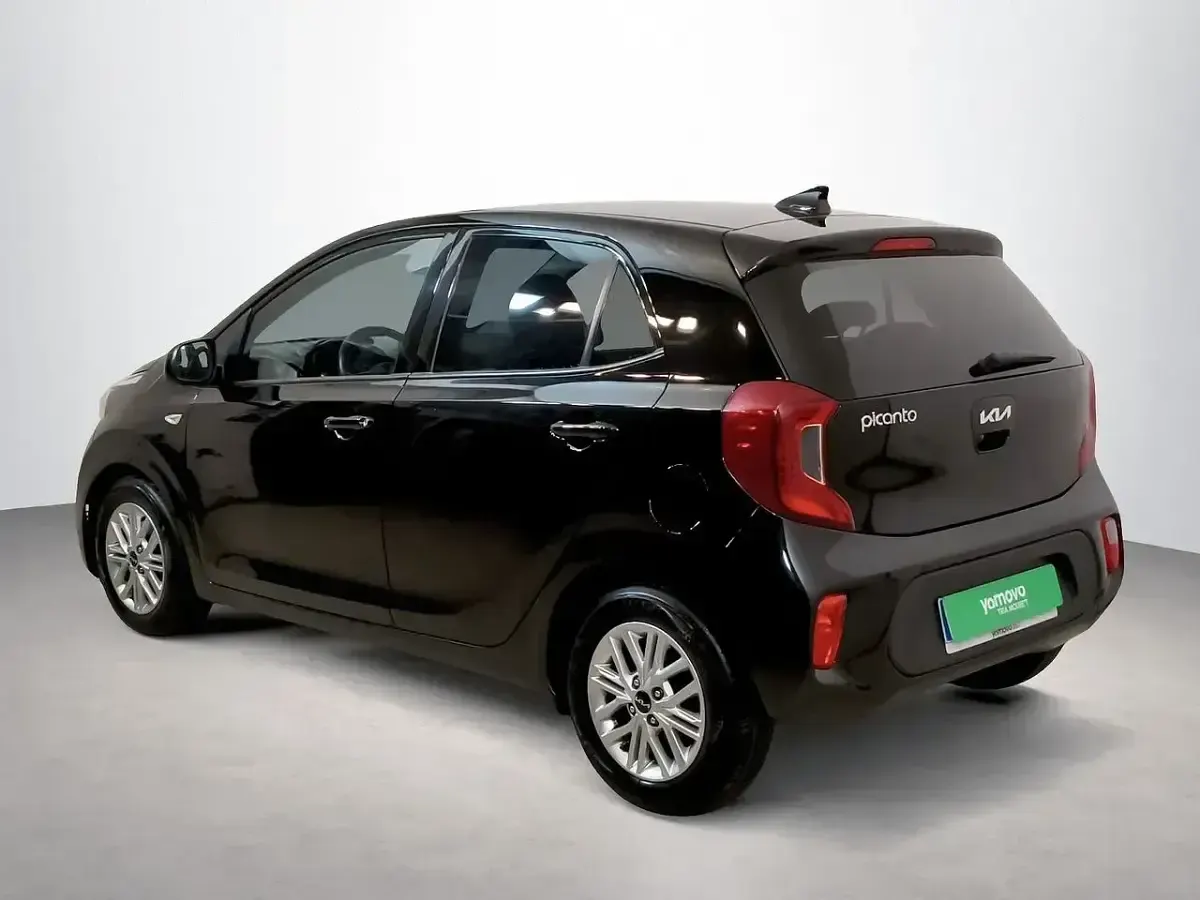Usado Kia Picanto GT-Line 67 CV (49 kW) 2022 Negro Utilitario