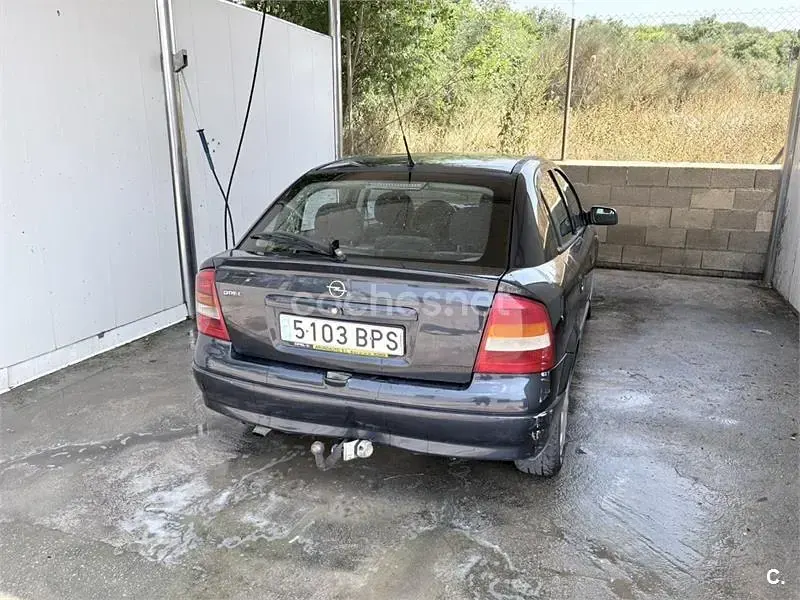 Usado Opel Astra Comfort 100 CV (73 kW) 2001 Azul Berlina