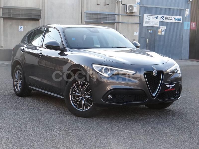Gris Usado 2018 Alfa Romeo Stelvio Executive SUV | 21.990 € (Buen precio) - Imagen 1/4