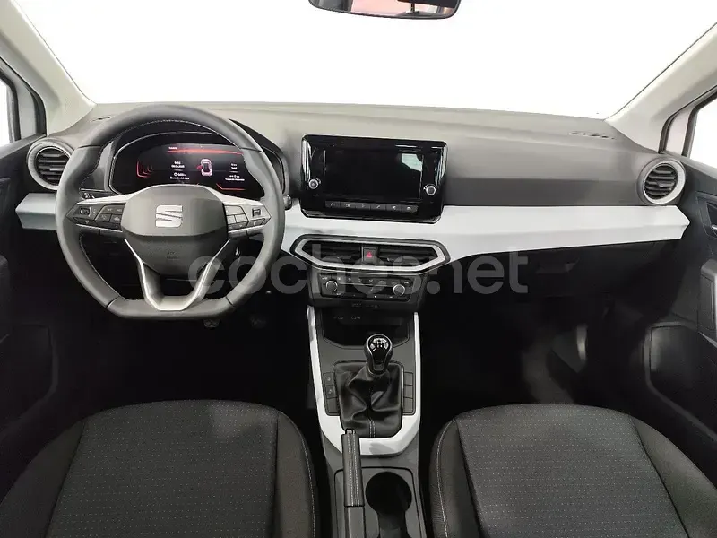 Usado Seat Arona Style 115 CV (84 kW) 2025 Blanco SUV