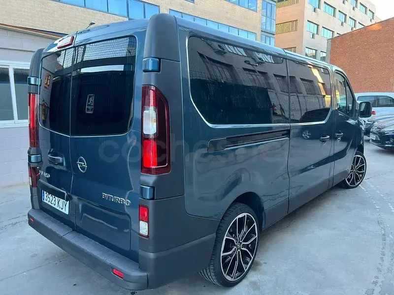 Usado Opel Vivaro 125 CV (91 kW) 2018 Azul Monovolumen