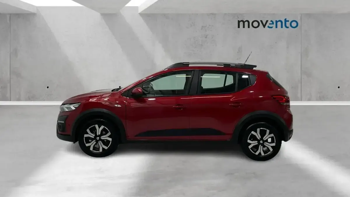Usado Dacia Sandero Comfort 101 CV (74 kW) 2021 Rojo Berlina