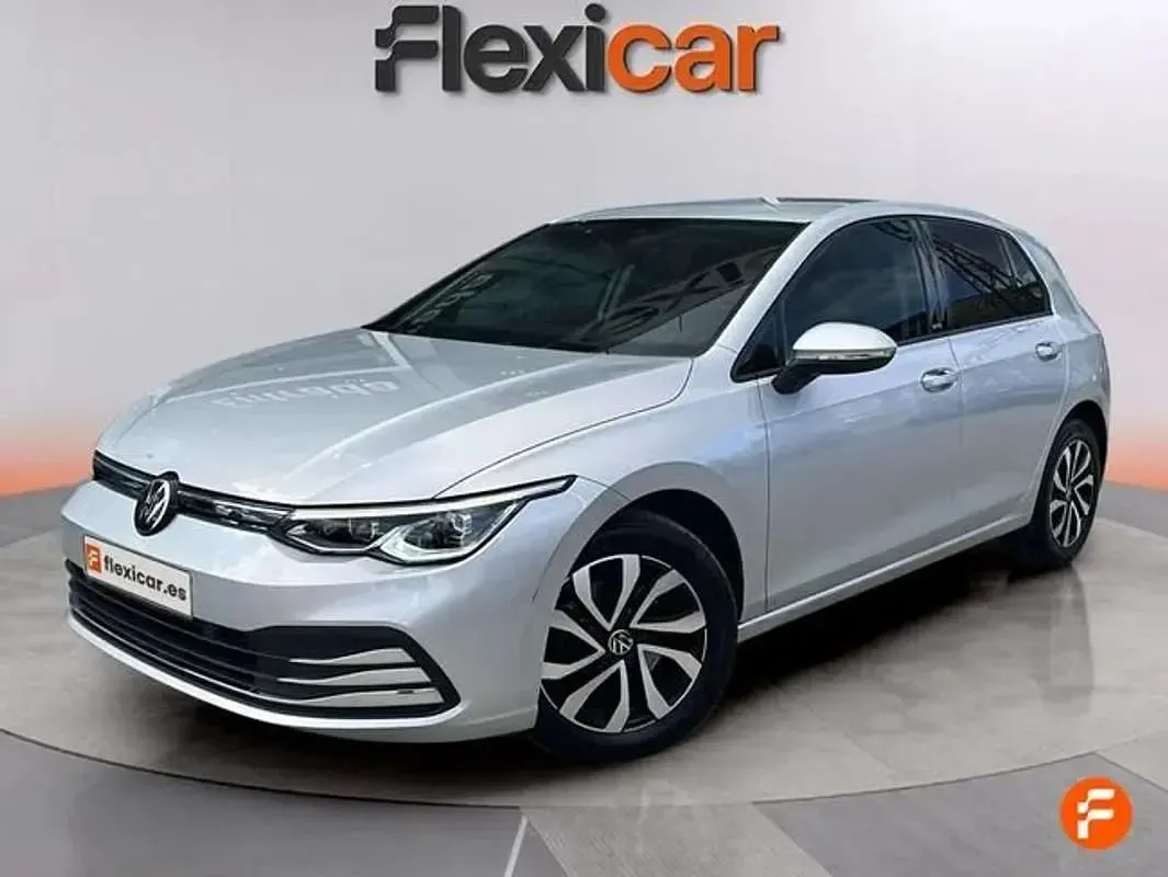 Usado VW Golf VIII 110 CV (80 kW) 2022 Gris Utilitario