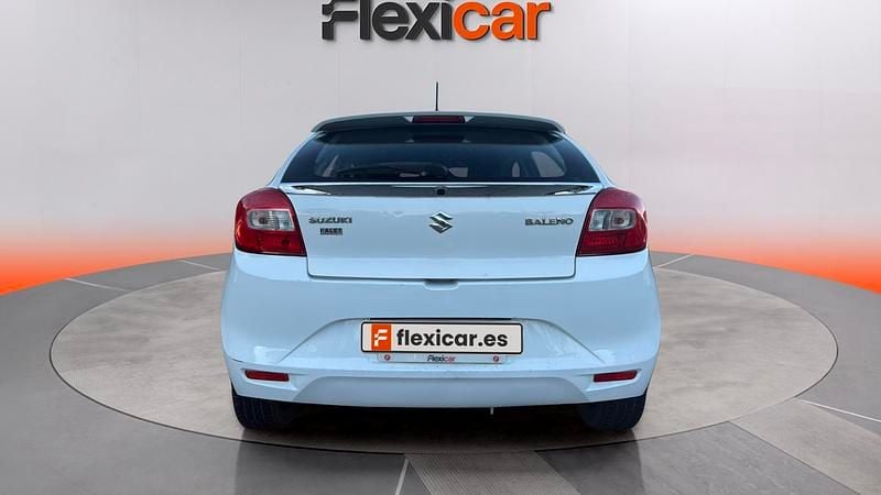 Usado Suzuki Baleno 111 CV (81 kW) 2016 Blanco Utilitario