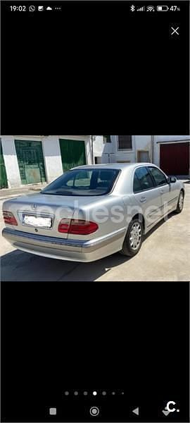 Usado Mercedes E320 Elegance 197 CV (144 kW) 2001 Gris / plata Berlina