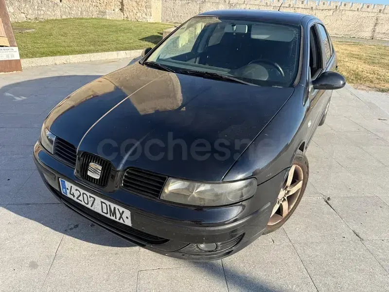 Usado Seat Leon Sport 110 CV (80 kW) 2005 Negro Utilitario