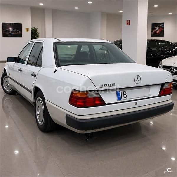 Usado Mercedes E320 220 CV (161 kW) 1993 Blanco Berlina