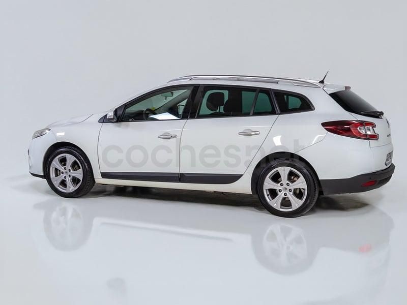 Usado Renault Mégane GrandTour Dynamique 106 CV (77 kW) 2010 Blanco Familiar