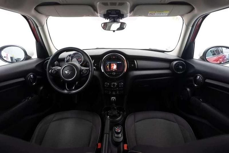 Usado Mini ONE 103 CV (75 kW) 2020 Rojo Utilitario