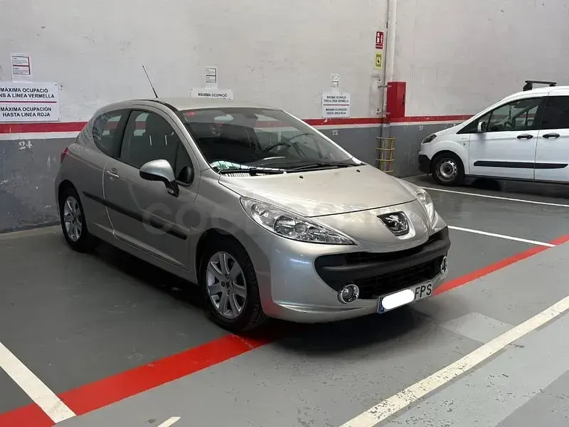 Usado Peugeot 207 110 CV (80 kW) 2007 Gris / plata Berlina
