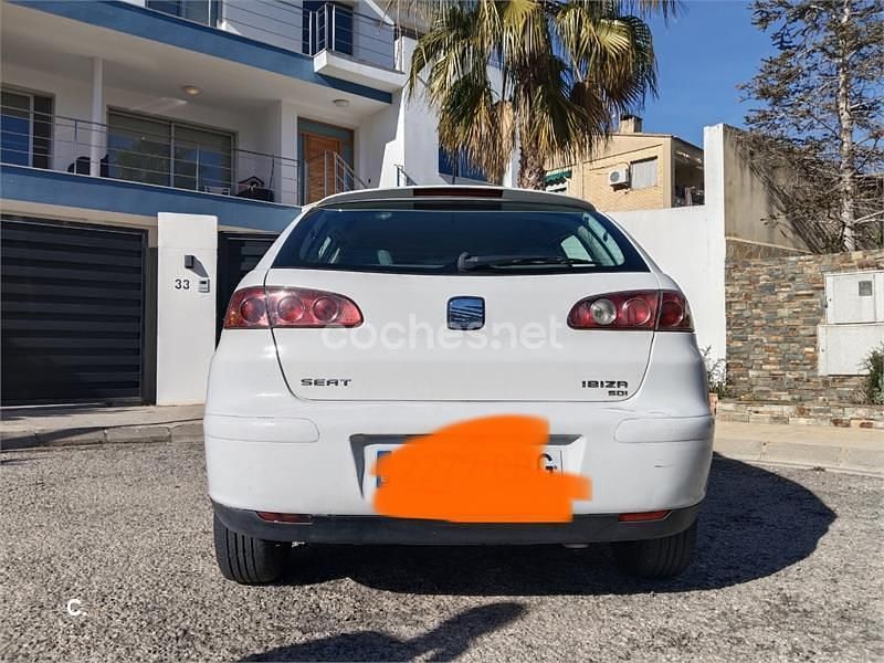 Usado Seat Ibiza Stella 64 CV (47 kW) 2002 Blanco Berlina
