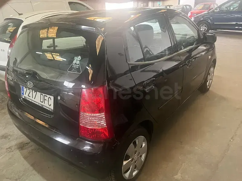 Usado Kia Picanto EX 65 CV (47 kW) 2005 Negro Utilitario