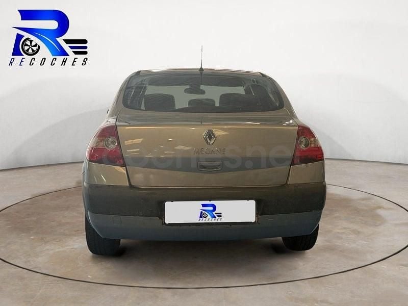 Usado Renault Mégane II Authentique 105 CV (77 kW) 2003 Gris / plata Berlina