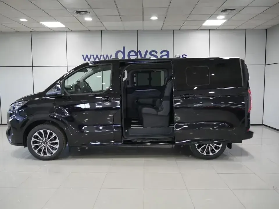 Nuevo Ford Tourneo Titanium X 170 CV (125 kW) 2026 Negro Monovolumen