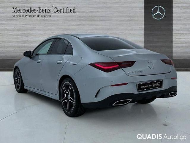 Usado Mercedes CLA220 190 CV (139 kW) 2025 Plata hightech Berlina