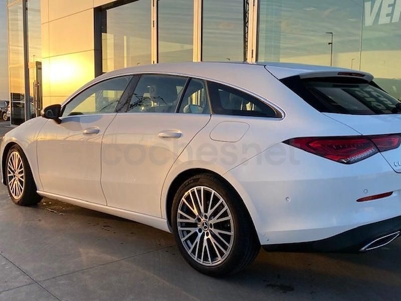 Usado Mercedes CLA220 Shooting Brake 190 CV (139 kW) 2021 Blanco Familiar