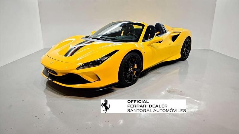 Usado Ferrari F8 721 CV (530 kW) 2020 Amarillo Descapotable