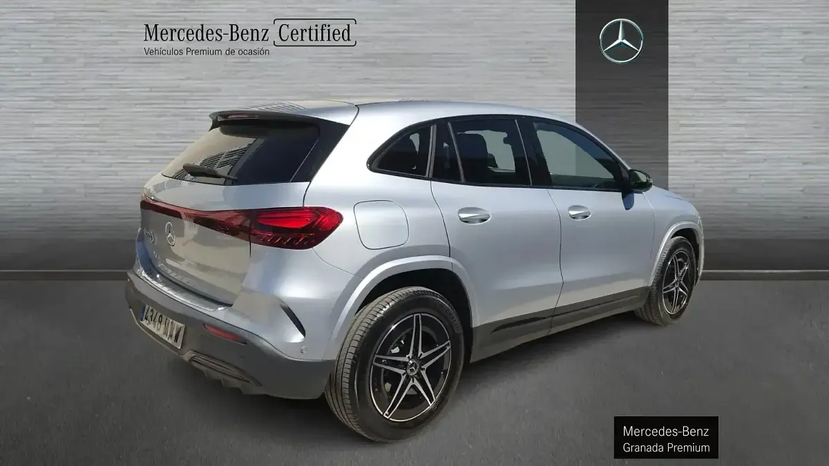 Begagnad Mercedes EQA250+ 139 kW (190 HK) 2024 Grå SUV