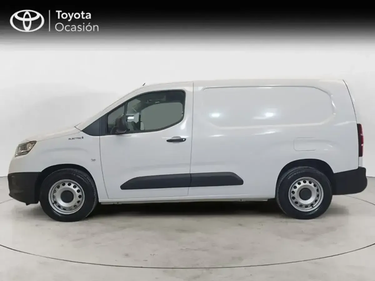 Usado Toyota Proace 100 kW (136 CV) 2024 Blanco Monovolumen