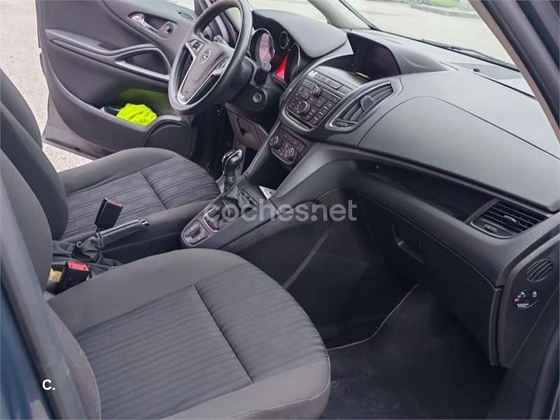 Usado Opel Zafira Tourer Expression 120 CV (88 kW) 2015 Gris / plata Monovolumen
