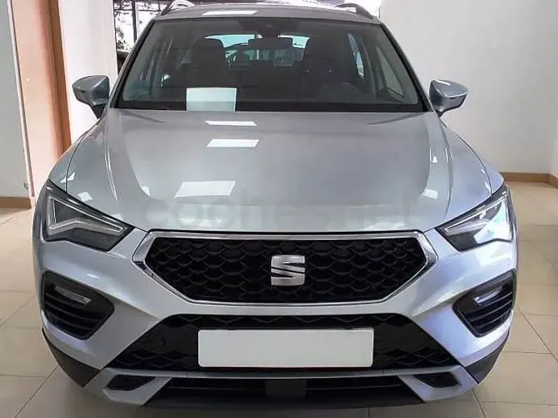 Usado Seat Ateca Style 150 CV (110 kW) 2025 Gris / plata SUV