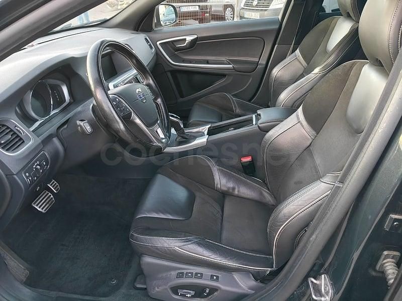 Usado Volvo V60 R-Design Momentum 190 CV (139 kW) 2017 Azul Familiar