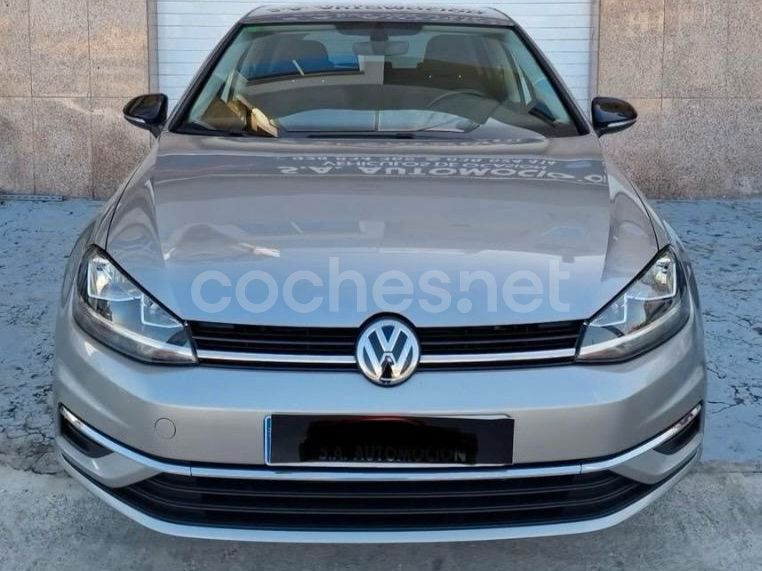 Gris / plata Usado 2019 VW Golf VII Advance Berlina | 16.490 € (Precio justo) - Imagen 1/4