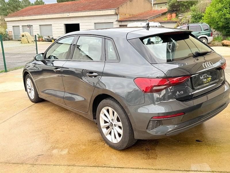 Usado Audi A3 Advanced Plus 116 CV (85 kW) 2021 Gris / plata Berlina