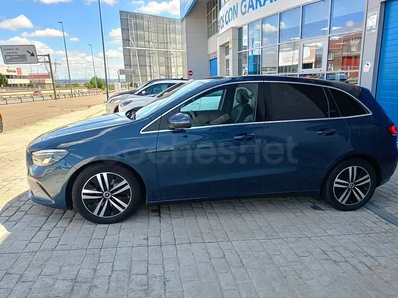 Usado Mercedes B200 150 CV (110 kW) 2022 Azul Utilitario