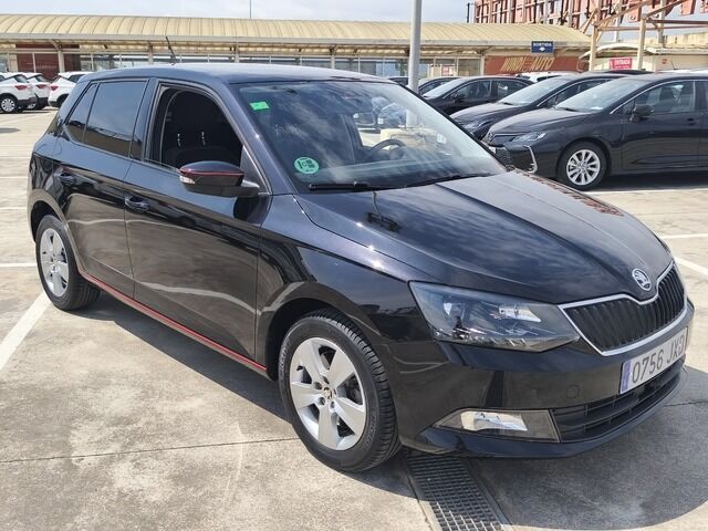 Negro Usado 2017 Skoda Fabia Ambition Familiar | 13.990 € (Caro) - Imagen 1/4
