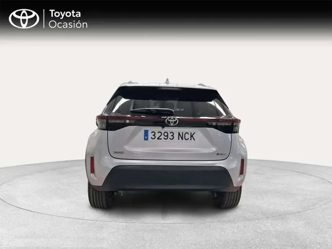 Usado Toyota Yaris Cross Active 116 CV (85 kW) 2025 Plateado SUV