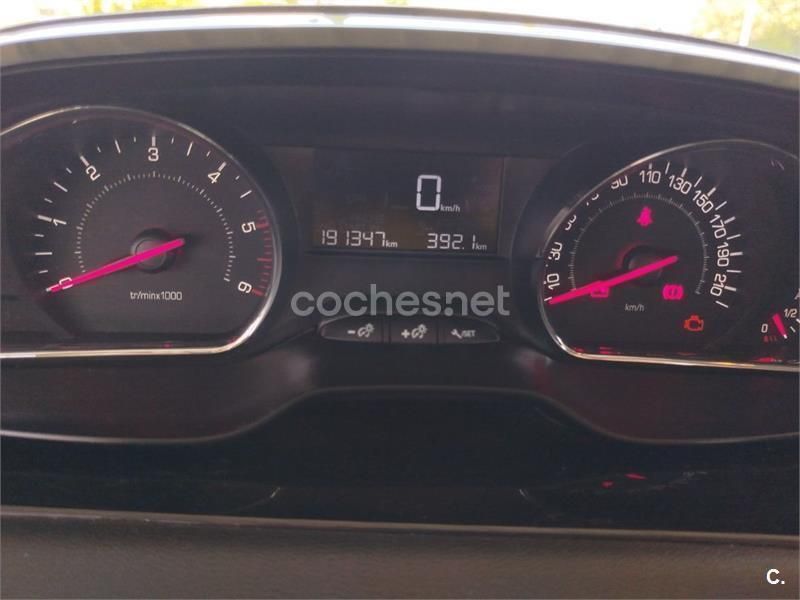 Granate Usado 2013 Peugeot 208 Active Utilitario | 4000 € (Super precio) - Imagen 1/4