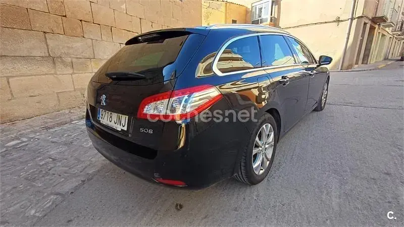 Usado Peugeot 508 SW Allure 120 CV (88 kW) 2016 Negro Familiar