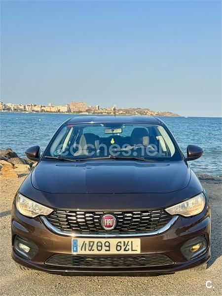 Usado Fiat Tipo Lounge 95 CV (69 kW) 2018 Marrón Berlina