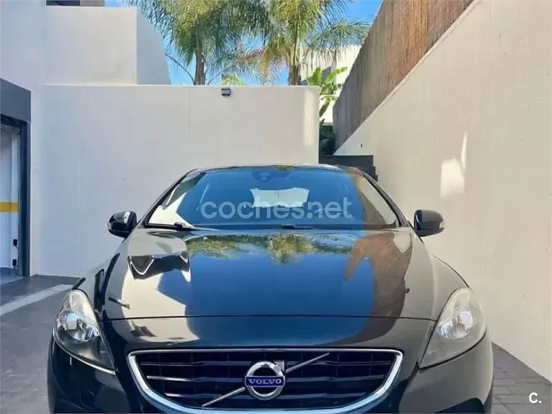 Usado Volvo V40 Kinetic 115 CV (84 kW) 2014 Negro Berlina