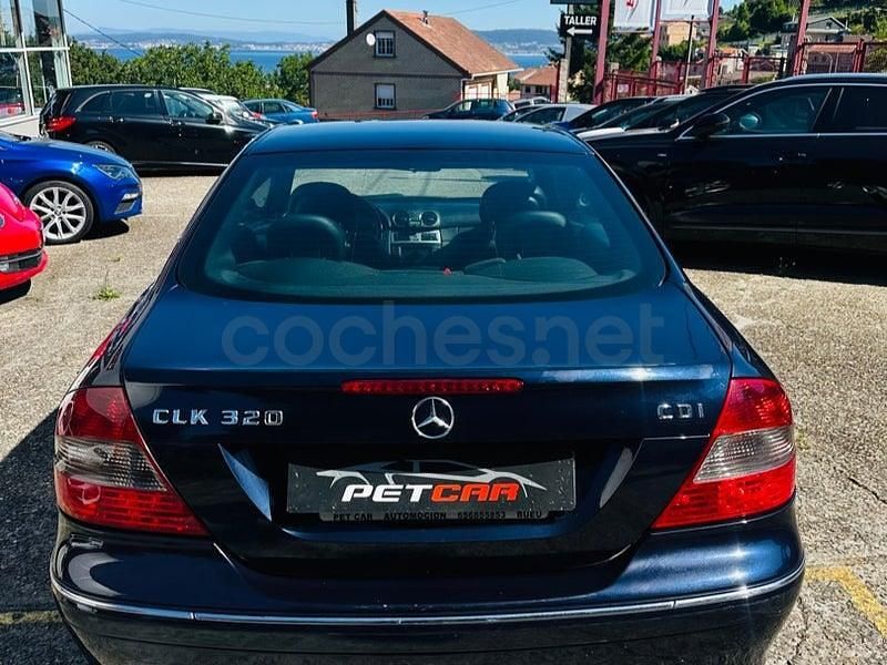 Usado Mercedes CLK320 Avantgarde 224 CV (164 kW) 2005 Azul Coupe