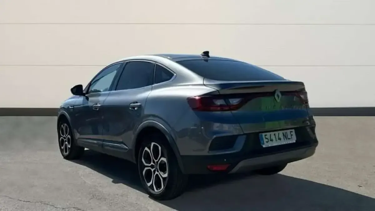 Usado Renault Arkana Techno 145 CV (106 kW) 2023 Gris SUV