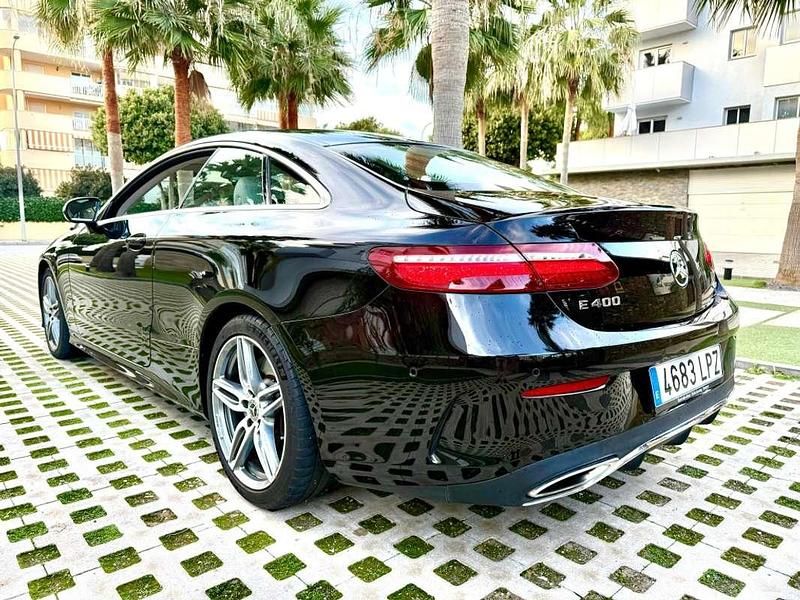 Usado Mercedes E400 333 CV (244 kW) 2017 Negro Coupe