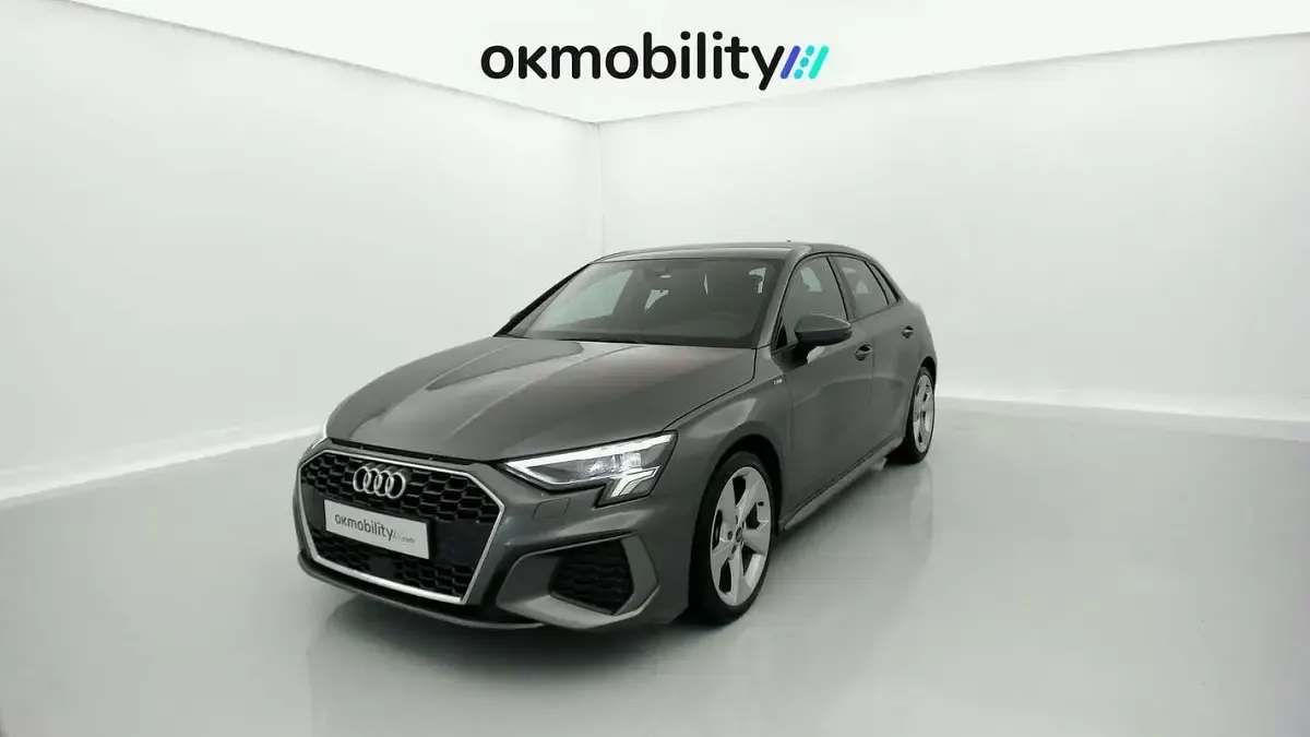 Usado Audi A3 Sportback S-Line 150 CV (110 kW) 2024 Plateado Utilitario