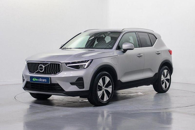 Usado Volvo XC40 Core 211 CV (155 kW) 2022 Gris / plata SUV