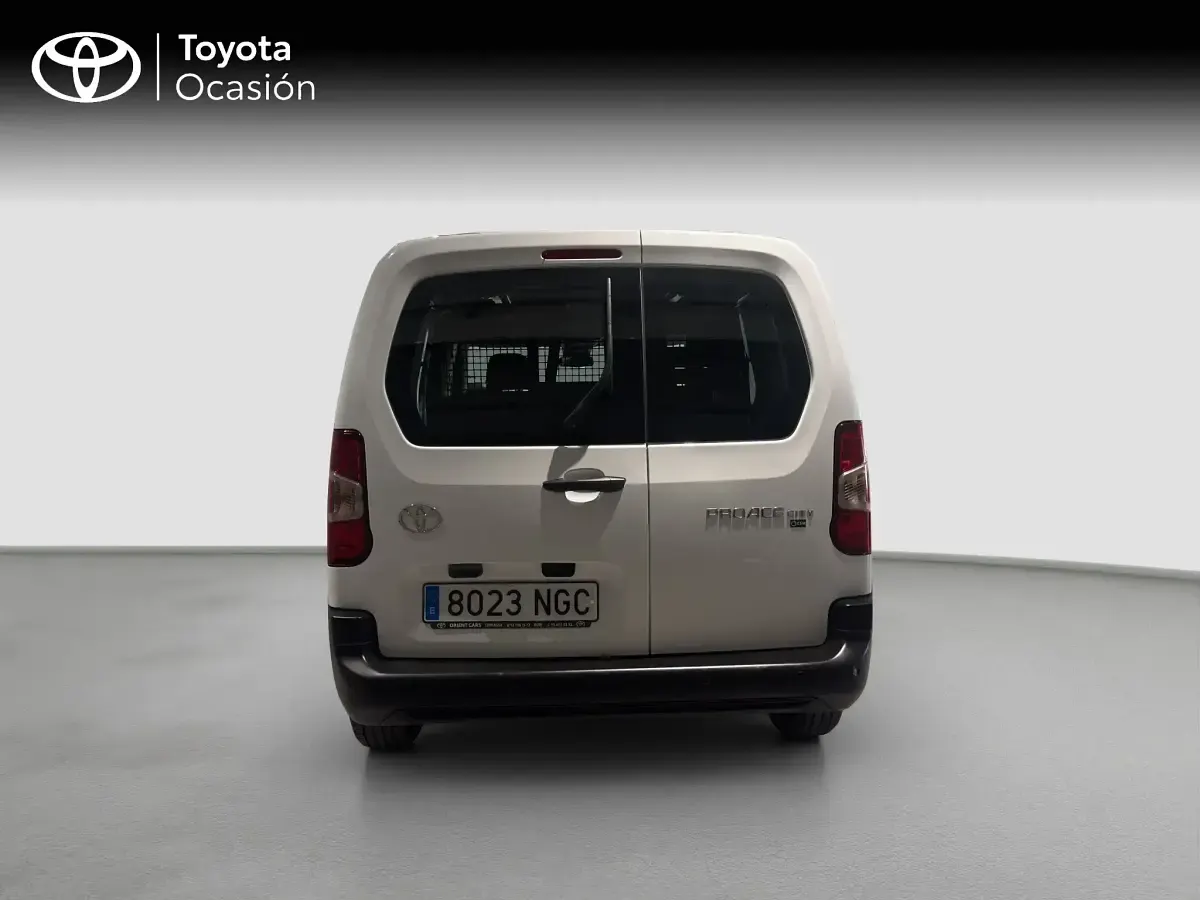 Usado Toyota Proace City City 102 CV (75 kW) 2025 Blanco Monovolumen