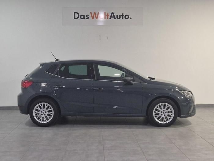 Usado Seat Ibiza 115 CV (84 kW) 2025 Azul Berlina