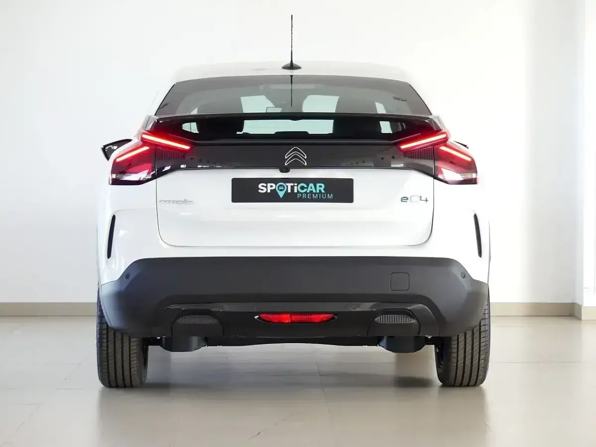 Usado Citroën e-C4 Feel 100 kW (136 HP) 2022 Branco Citadino