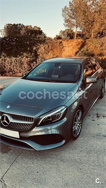 Usado Mercedes A180 AMG line 122 CV (89 kW) 2017 Gris / plata Berlina